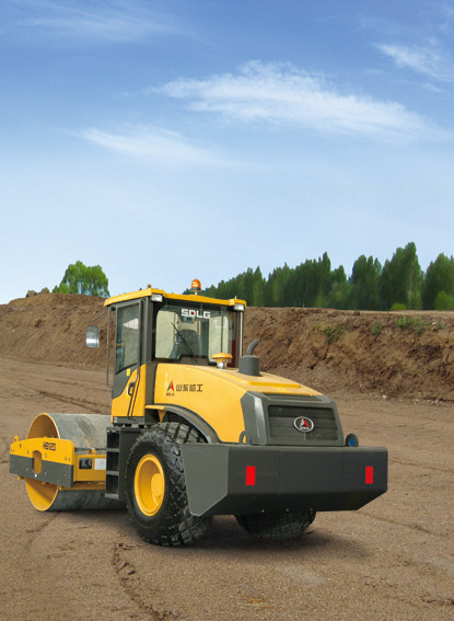 工程機械中的高效施工利器 壓路機在路面機械中的角色